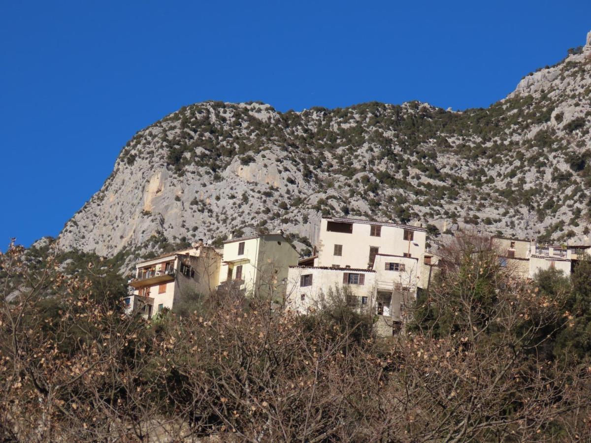 Auberge De Calendal Aiglun (Alpes-Maritimes) Exterior foto